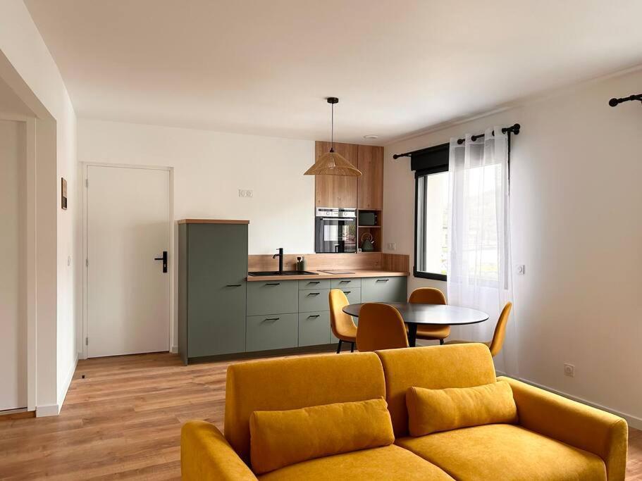 Home 724 Saint-Leger-du-Bourg-Denis Екстериор снимка